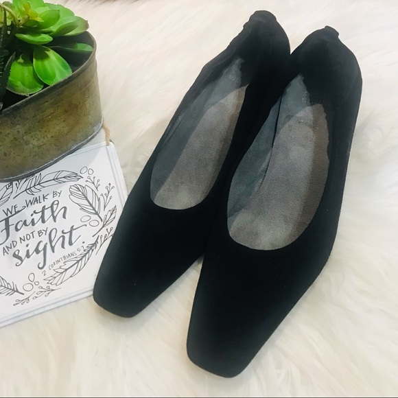 Stuart Weitzman Square Toe Suede Block Heels 7.5M - Picture 10 of 10